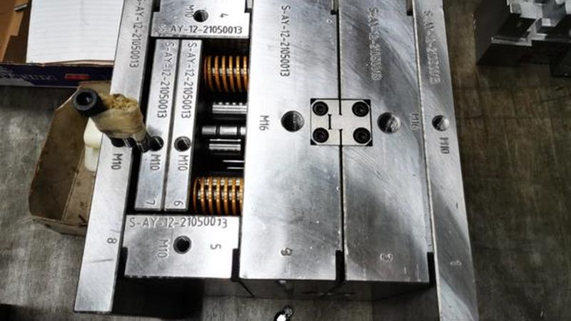 东莞双色模具代理加盟：揭秘双色模具的制造奥秘**