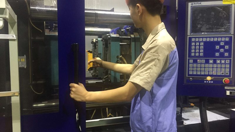 汽车模具批发价格：揭秘影响价格的关键因素**